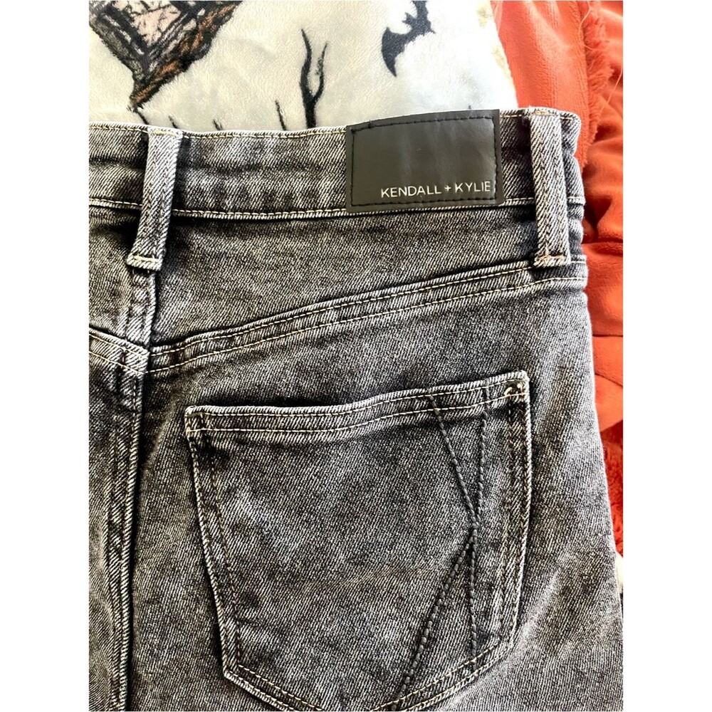 Kendall + Kylie The Drifter High Rise Cutoff Black Denim Shorts Size 7 (28”) - Picture 5 of 7